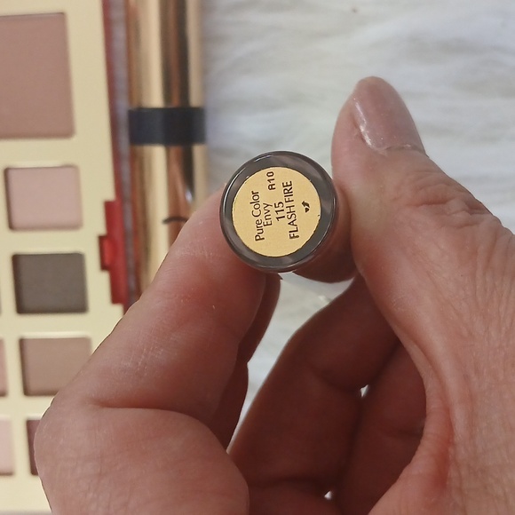 Estee Lauder Eyeshadow Mascara Lipstick & Gloss Set - Picture 5 of 7